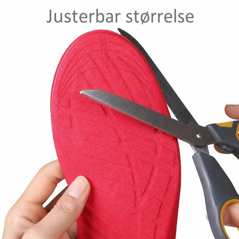 Rød helsål klippes til med saks for justerbar størrelse