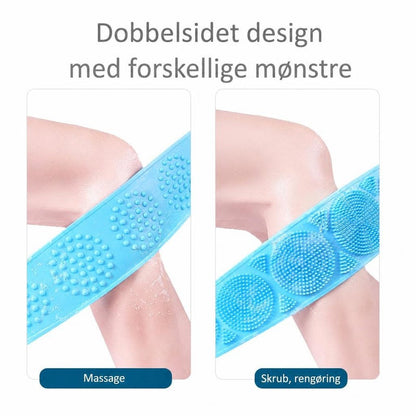Blå dobbeltsidet kropsskrubber med massageknopper og skrubbemønstre på ben
