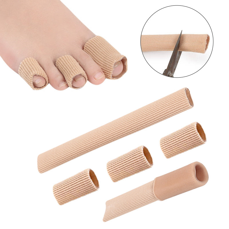 Beige tåhætter i ribbet stof med blød gel, vist på tæer og som rør
