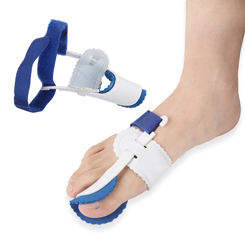 Hallux valgus støtteskinne i hvid og blå på fod