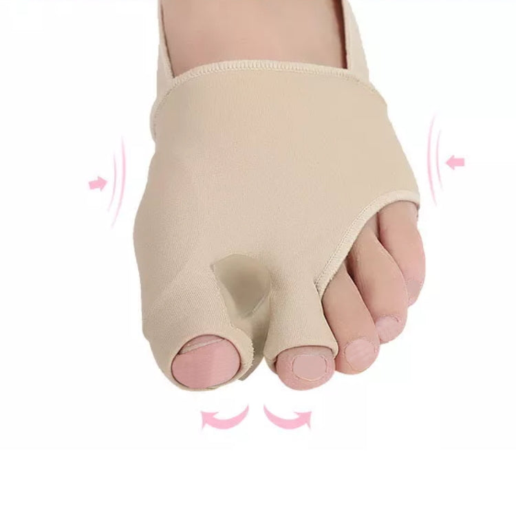 Beige stortåstøtte med tåseparator i blød tekstil på fod