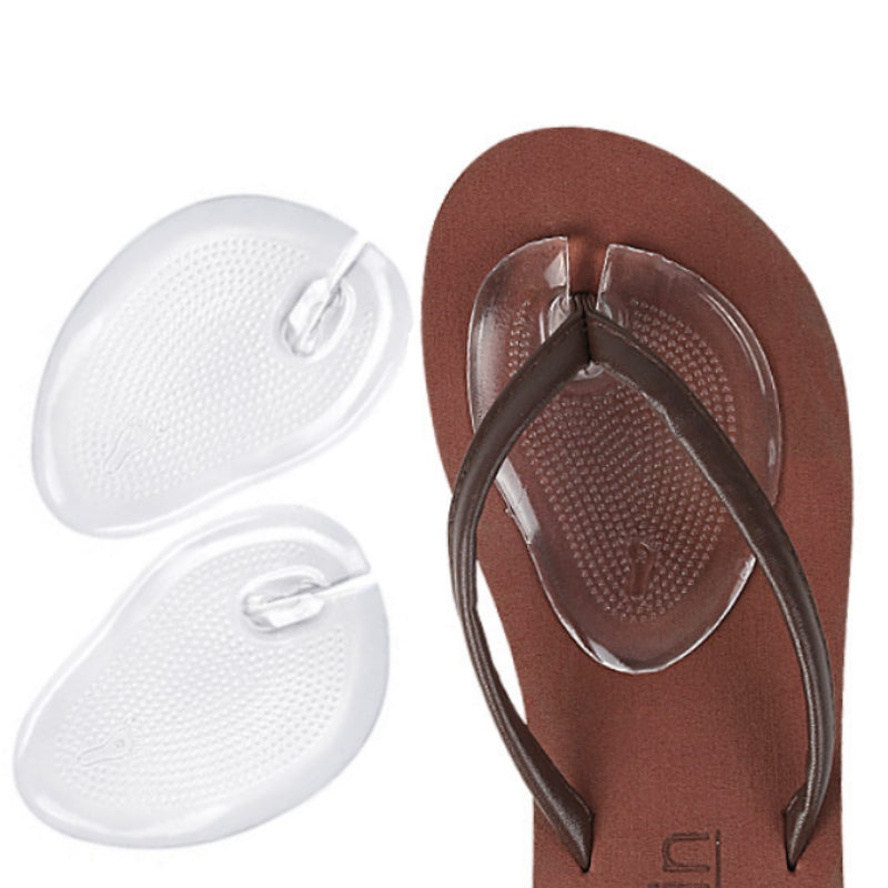 Gennemsigtige silikone-forfodsindlæg til flip-flops, vist løse og monteret på sandal
