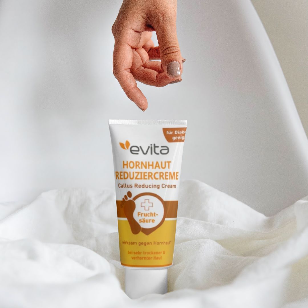 Evita fodcreme til hård hud i hvid og orange tube