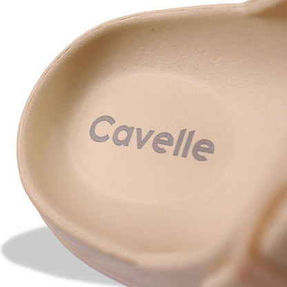 Beige Cushy tøffel med Cavelle-logo på indersålen